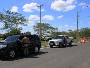 A fiscalização da PRF aconteceu devido ao feriado pelo Dia do Piauí (Foto: Patrícia Andrade/G1)