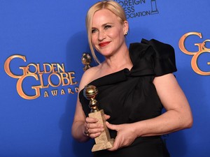 Patricia Arquette ganha o Globo de Ouro de melhor atriz coadjuvante por 'Boyhood'. (Foto: Jordan Strauss/Invision/AP)