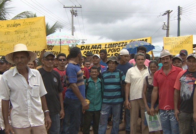 Produtores bloquearam parte da BR-319 (Foto: Jornal do Amazonas)