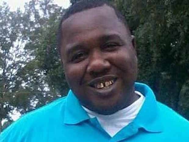 Alton Sterling, morto em Luisiana, vendia CDs e DVDs  (Foto: Reprodução Facebook/BBC)