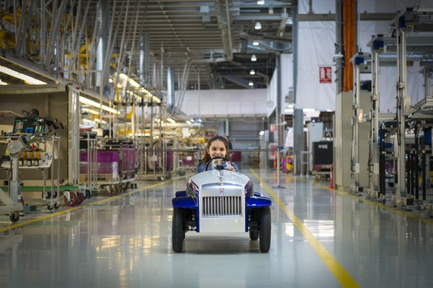 Rolls Royce desenvolve mini carro elétrico para crianças (Foto: Divulgação)