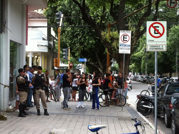 G1 Rua Do Centro De Valadares é Isolada Por Causa De Ameaça De Bomba Notícias Em Vales De 1665