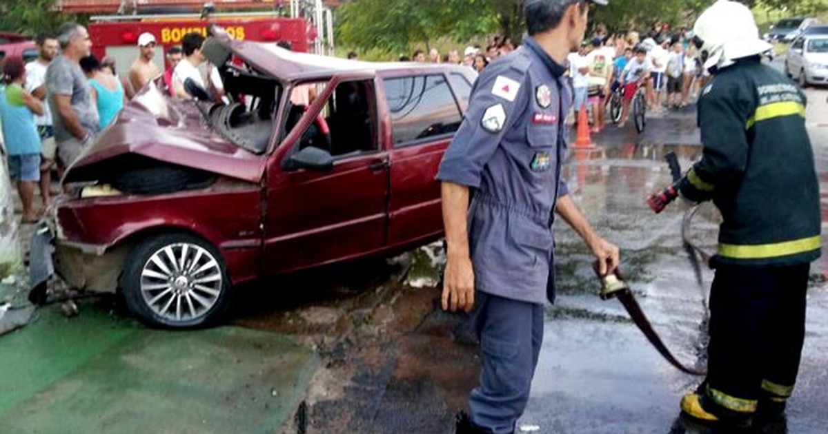 G1 Motorista Morre Após Bater Carro Contra Muro Em Divinópolis