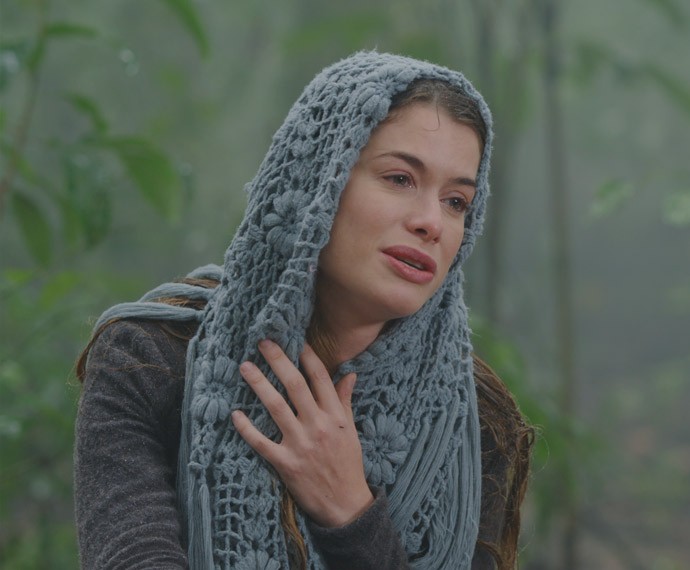 Lívia implora para que o pai apareça (Foto: TV Globo)