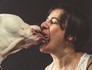 Série de fotos mostra donos beijando  cães (Divulgação/Chris Sembrot)