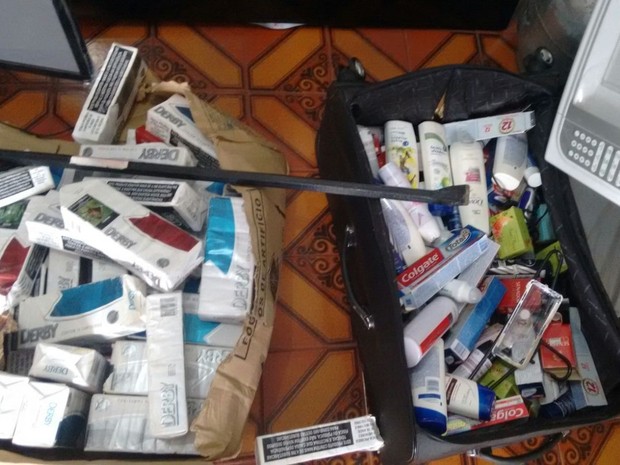 Produtos higiênicos também foram encontrados (Foto: Divulgação/SSP)