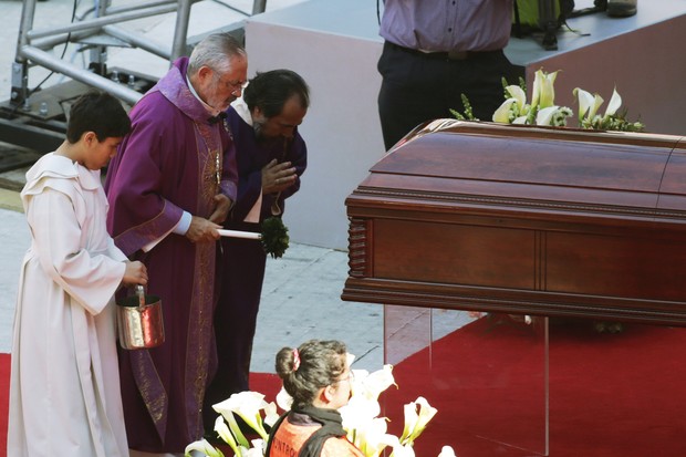 Missa no velório de Roberto Bolaños (Foto: Agência Reuters)