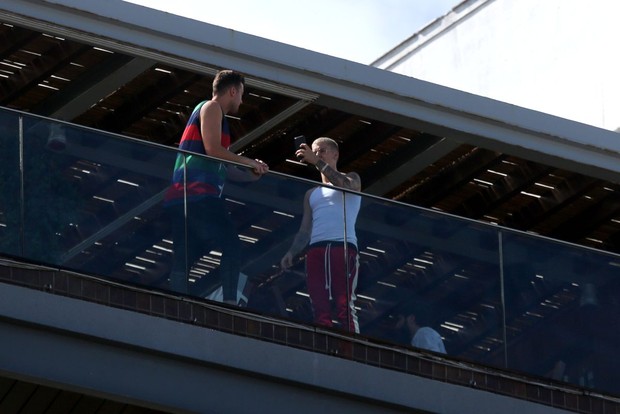 Justin Bieber e amigo (Foto: André Freitas e Dilson Silva /AgNews)