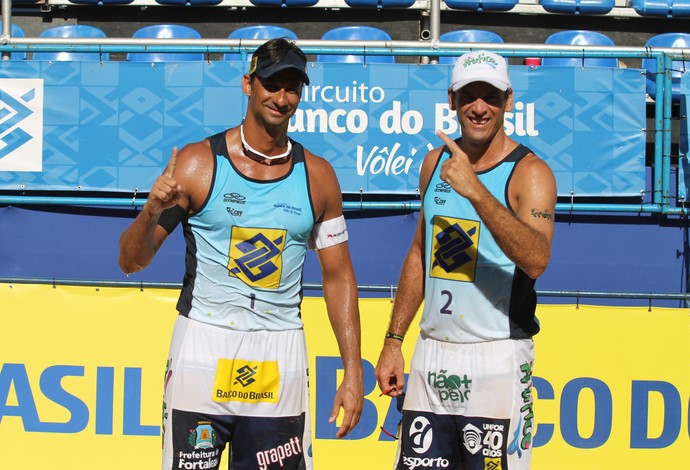 ricardo e marcio campeões circuito brasileiro volei de praia joão pessoa (Foto: Paulo Frank/CBV)