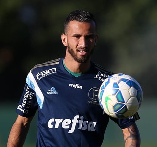 Leandro Pereira admite chateação por sair do time, mas diz entender técnico