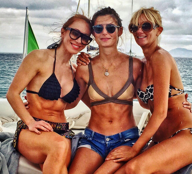 Aline Dahlen com as amigas (Foto: Reprodução/Instagram)
