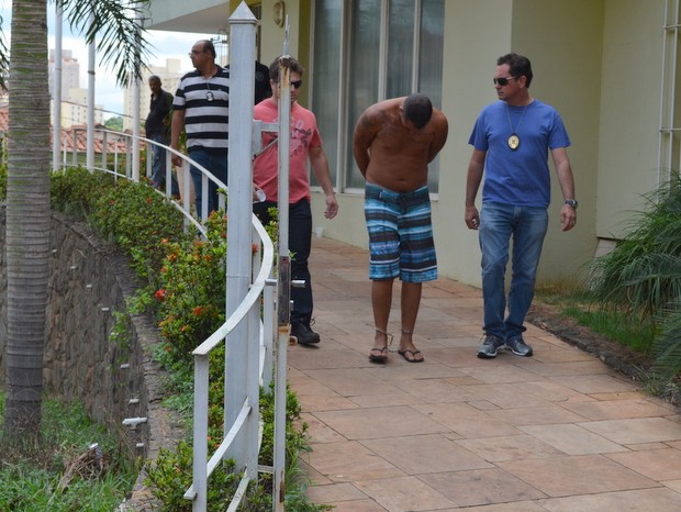 Segundo suspeito de matar irmão e policial civil é preso nesta terça (Foto: Claudia Assencio/G1)