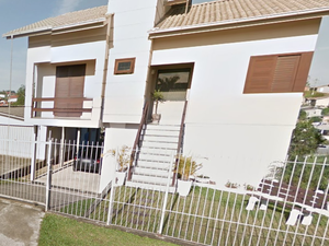 Casa que desabou nesta quara (6) em Criciúma (Foto: Reprodução/Google Street View) Casa que desabou nesta quara (6) em Criciúma (Foto: Reprodução/Google Street View)