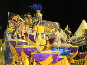 Cinco escolas de samba se apresentam neste domingo (2) (Foto: Flora Dolores/O Estado)