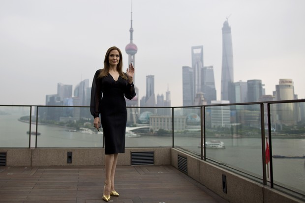 Angelina Jolie attends photo session in Shanghai, China (Photo: Aly Song / Reuters)