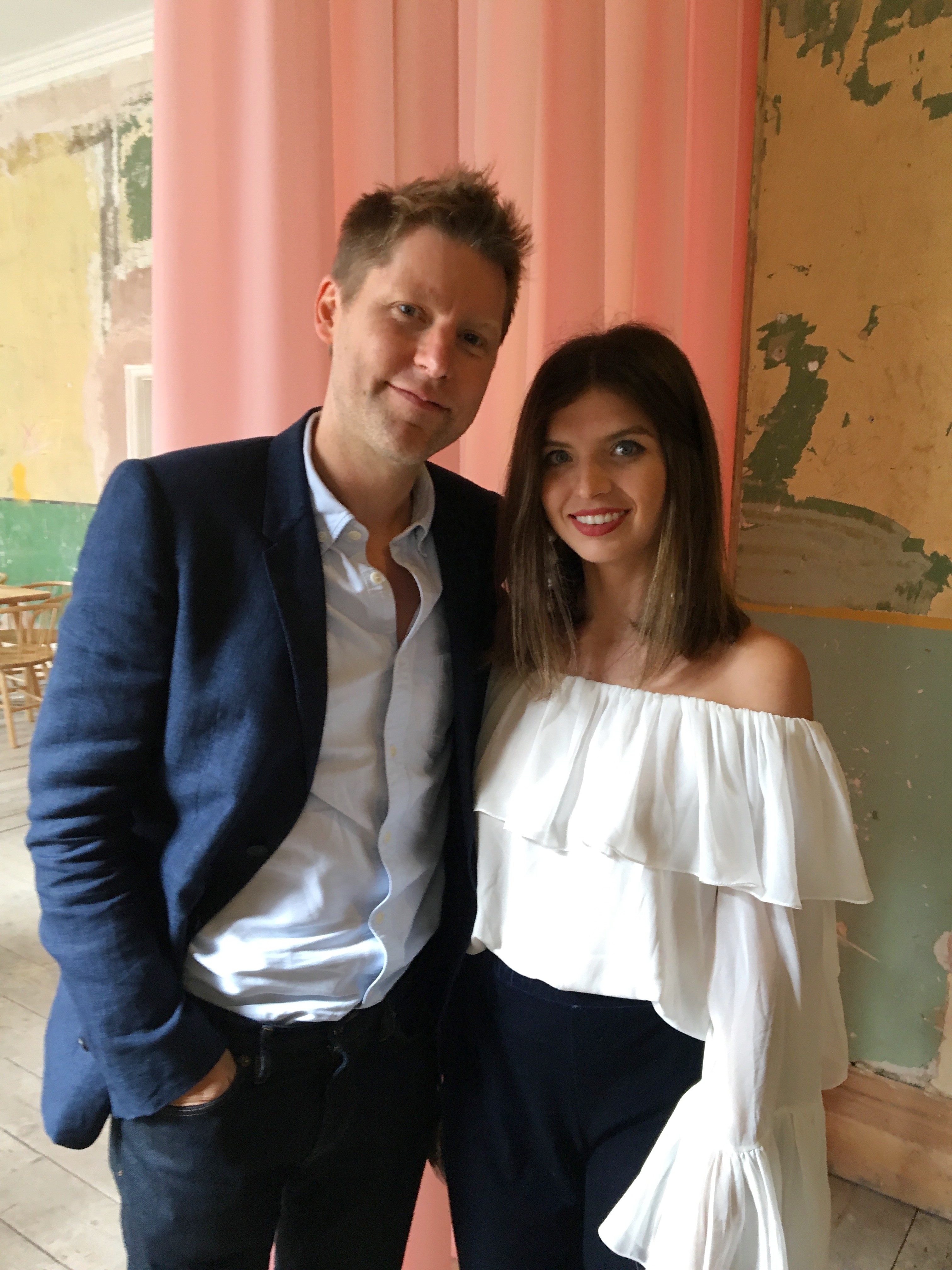 Christopher Bailey e Renata Garcia  (Foto: Divulgação)