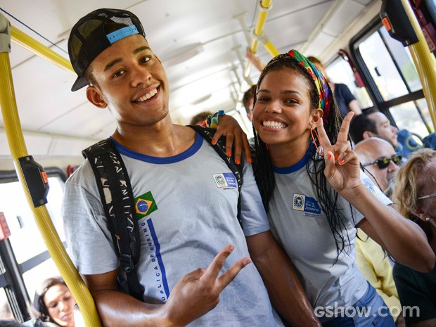 Antônio Carlos e Jeniffer Nascimento na pele de Wallace e Sol (Foto: Raphael Dias / TV Globo)