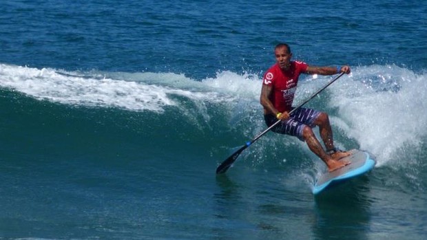 Adolfo Jordão é um dos surfistas mais experientes da cidade (Foto: Arquivo Pessoal)