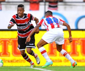 keno santa cruz x náutico (Foto: Aldo Carneiro / Pernambuco Press)