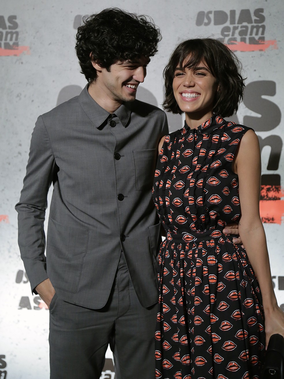 Gabriel Leone e Carla Salle interpretam Gustavo e Maria (Foto: Raphael Dias/Gshow)