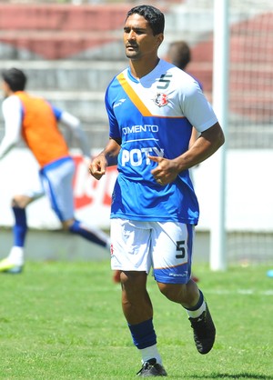 Everton Santa Cruz (Foto: Aldo Carneiro/Pernambuco Press)
