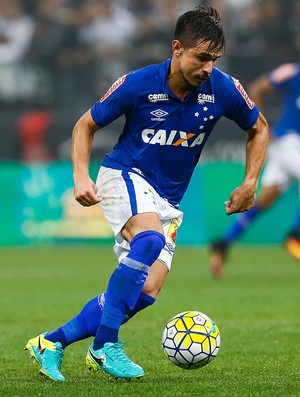 Willian; Cruzeiro (Foto: Marcello Zambrana / Light Press)