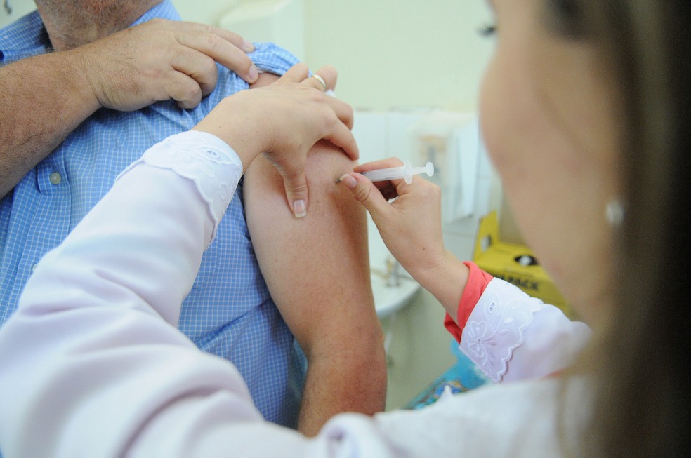 Meta da Secretaria Estadual de Saúde de Pernambuco é vacinar no mínimo 90% da população que integra grupos prioritários (Foto: Pedro Ventura/Agência Brasília)