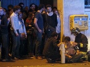 Em Serie De Ataques Contra Paris Casa De Shows Tem Dezenas De Mortes Mundo G1