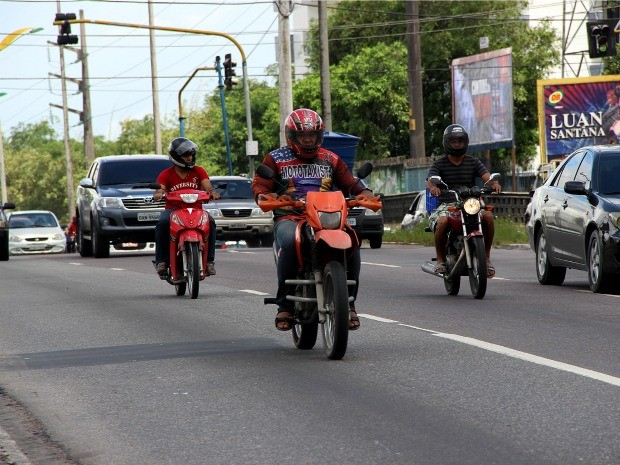 Mototaxistas legalizados irão continuar cobrando os mesmos preços durante a Copa do Mundo, afirma Central Única (Foto: Marcos Dantas/G1 AM)
