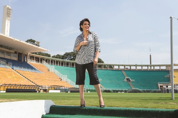 Suzy Rêgo é estrela de coleção de jeans modeladores plus size (Foto: Divulgação/Maison SPA)