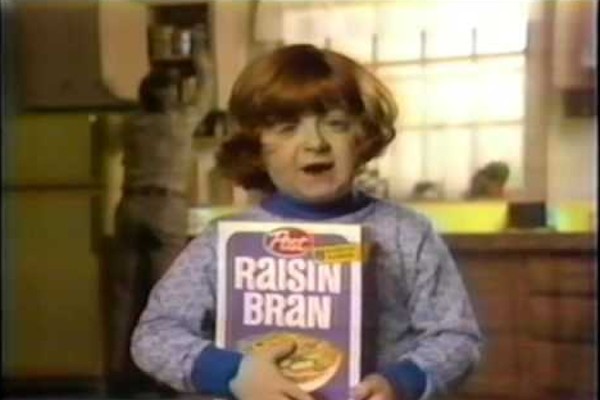 O ator Mason Reese, em um vídeo protagonizado por ele quando criança (Foto: Reprodução)
