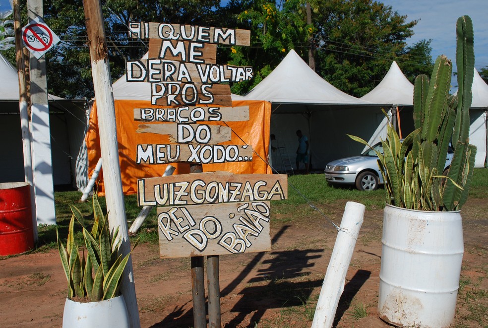 Fejupi tem decorações em homenagem a Luiz Gonzaga (Foto: Prefeitura de Pirapozinho/Divulgação)