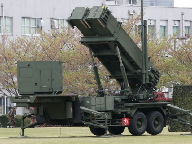 Unidades Patriot Advanced Capability-3 foram instaladas no Ministério de Defesa, no centro de Tóquio, para interceptar mísseis disparados pela Coreia do Norte (Foto: Koji Sasahara/AP)