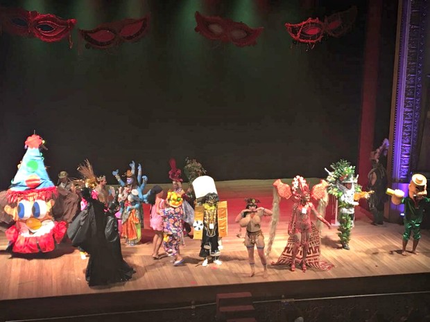 Concurso de Fantasias e Máscaras no Teatro Amazonas (Foto: Indiara Bessa/G1 AM)