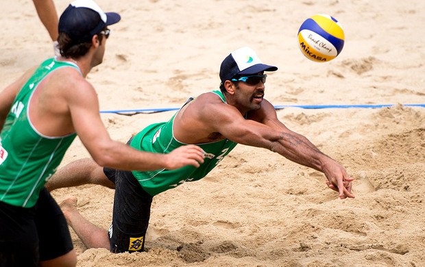 vôlei de praia pedro solberg e bruno schmidt etapa da polônia (Foto: FIVB)