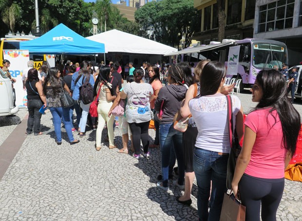 Durante o evento, uma fila de mulheres se formou na barraquinha da RPC (Foto: Divulgação/ RPC)