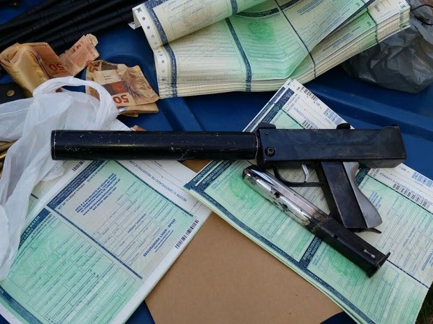 Documentos do Detran e notas falsas são apreendidos com homem em Mato Grosso (Foto: Assessoria/Polícia Civil de MT)