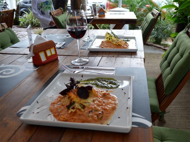 Prato de risoto de tomate com mussarela de búfala, dica para o Dia dos Namorados (Foto: Isabela Leite/G1 Campinas)