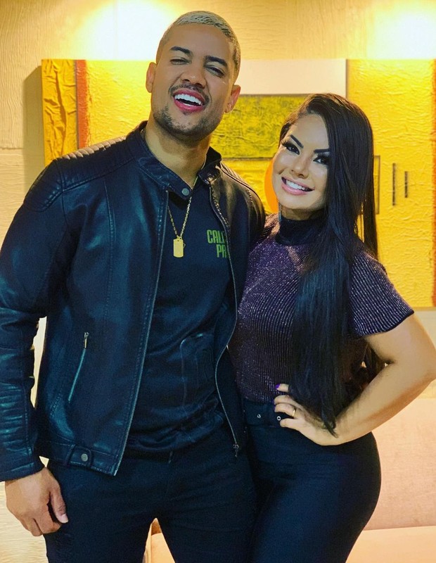 Clevinho Santos e Paulinha Abelha (Foto: Reprodução/Instagram )