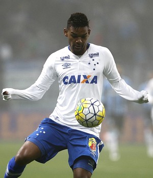 Luan; Bruno Viana; Grêmio x Cruzeiro (Foto: Lucas Uebel/Light Press) Luan; Bruno Viana; Grêmio x Cruzeiro (Foto: Lucas Uebel/Light Press)