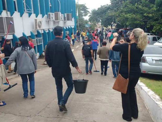 Manifestantes passaram pela Seduc, Palcio Paiagus, Sinfra, Famato e Secretaria de Sade (Foto: Jlio Marques de Oliveira/ Sindes-MT)