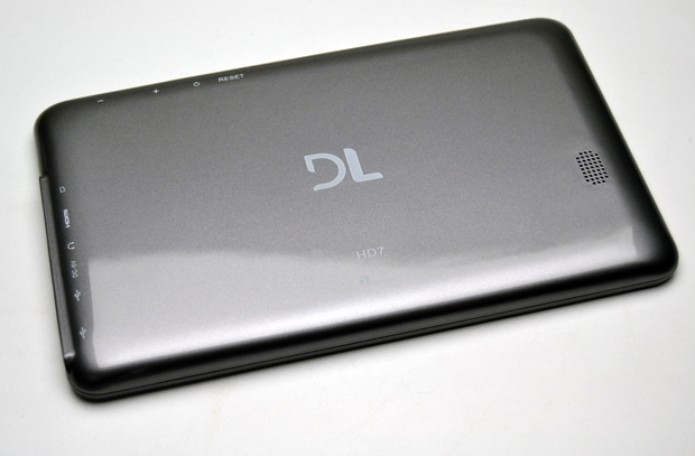 Material do tablet DL HD7 não é ótimo, mas dá um bonito acabamento (Foto: Stella Dauer)