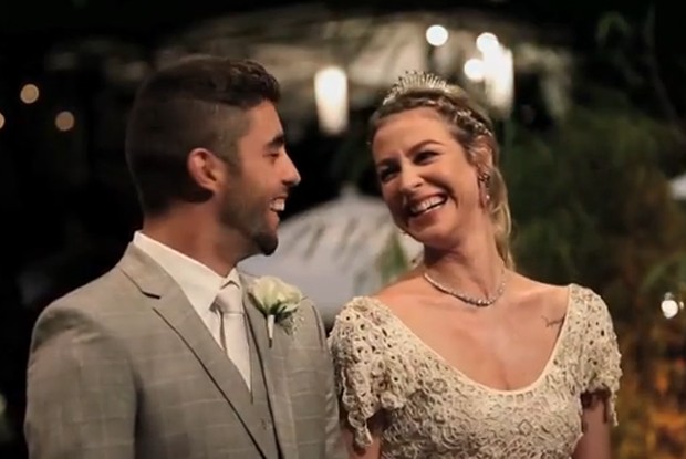 Exclusivo! Vídeo mostra os detalhes do casamento de Luana Piovani e