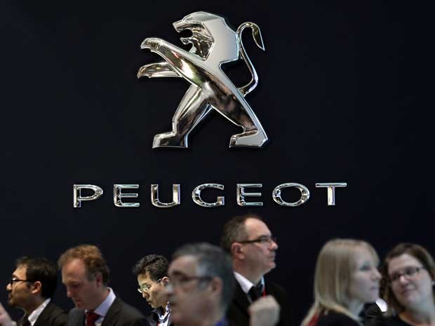 Estande da Peugeot n Salão do Automóvel de Genebra. (Foto: Denis Balibouse / Arquivo / Reuters)