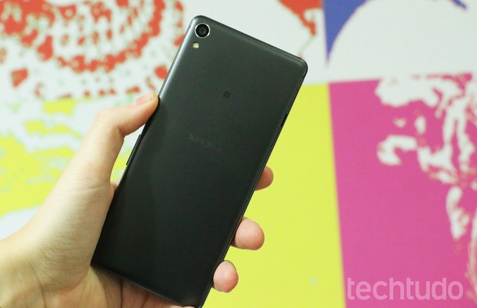 Traseira do Xperia XA (Foto: Luciana Maline/TechTudo) Traseira do Xperia XA (Foto: Luciana Maline/TechTudo)
