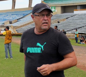 Pedro Manta, treinador do Parnahyba (Foto: Abdias Bideh/GloboEsporte.com)