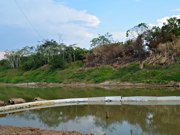 Barragem de contenção foi aumentada em 12 metros na ETA I (Foto: Quésia Melo/G1) Barragem de contenção foi aumentada em 12 metros na ETA I (Foto: Quésia Melo/G1)