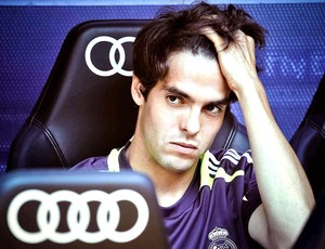 Kaká no banco de reservas do Real Madrid (Foto: EFE)