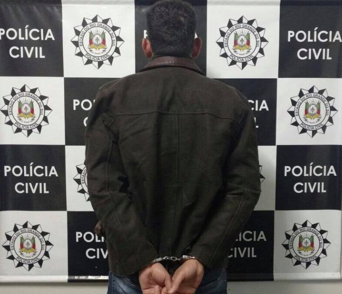 Homem é preso em Caxias do Sul após exigir R$ 20 mil para não ... - Globo.com