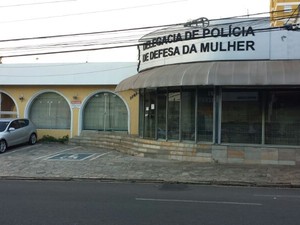 Delegacia de Defesa da Mulher, no bairro Bonfim, em Campinas  (Foto: Luciano Calafiori/G1)